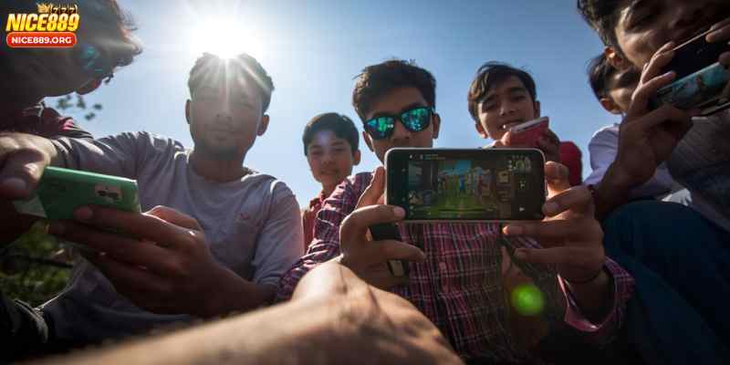 Modern players in Bangladesh enjoy seamless gaming on mobile devices.